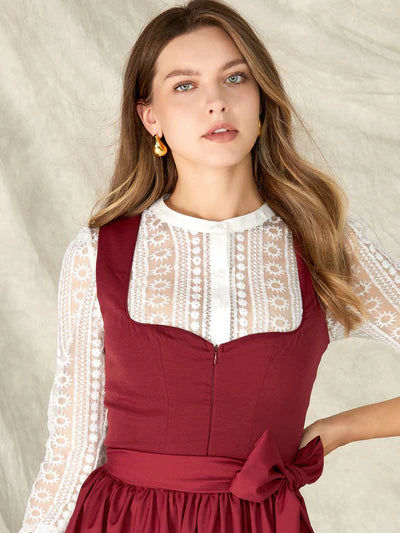 Schwarz-rotes Dirndl: Der Klassiker mit modernen Akzenten