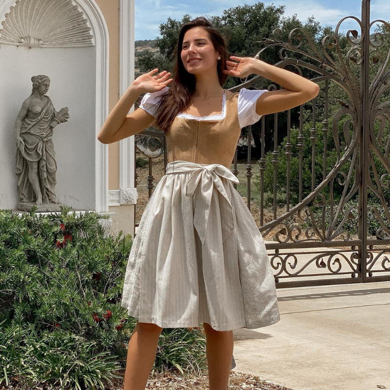 Dirndlbluse Beige, Dirndl Beige Samt, Dirndl Beige: Ein zeitloser Trend in der Mode