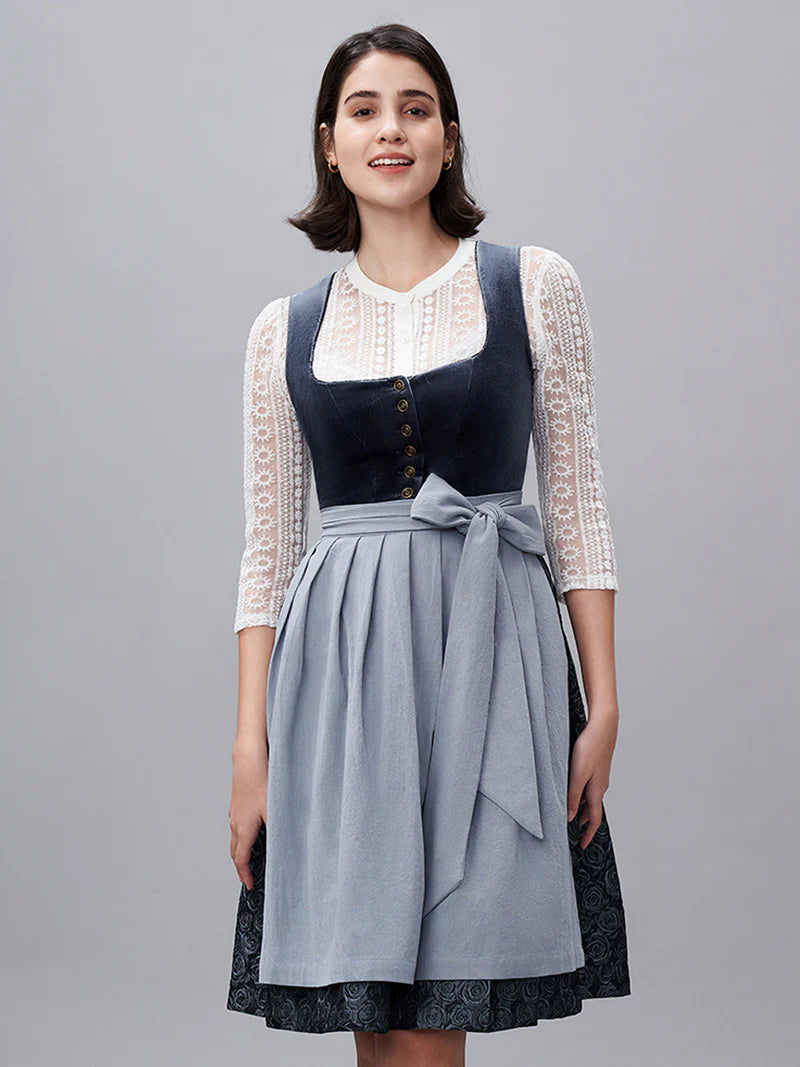 Dirndl aus Samt: Eleganz und Tradition in einem