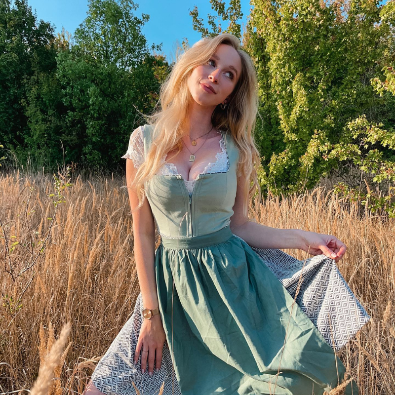 Dirndl: Entdeckung der Welt von Dirndl Gerader Ausschnitt, samt Dirndl Sale und Dirndl Sale