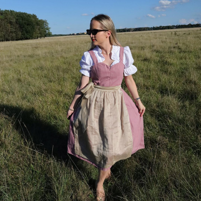 Langarm Dirndlblusen, Dirndl mit Herz-Ausschnitt und Online-Kauf von Dirndln: Die perfekte Wahl für jeden Anlass