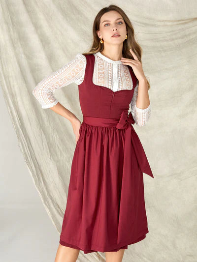 Rot-Schwarzes Dirndl, Rot-Grünes Dirndl und Samtdirndl Rot: Eleganz und Tradition in der Trachtenmode