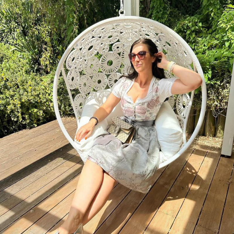 Herrenhemd Beige, Dirndlbluse Beige und Dirndl Beige: Ein umfassender Leitfaden für stilvolle Outfits