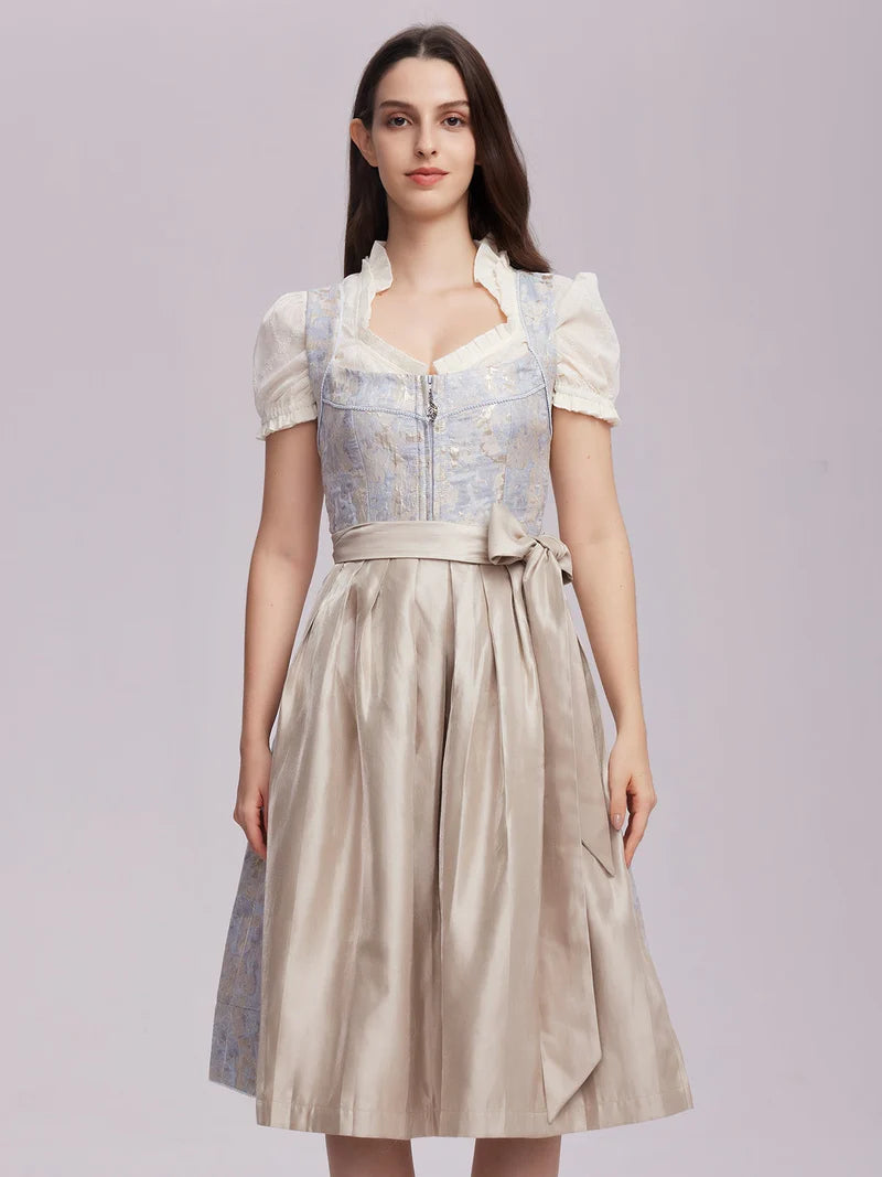 Der Elegante Blaue Dirndl: Ein Must-Have für Stilbewusste Damen