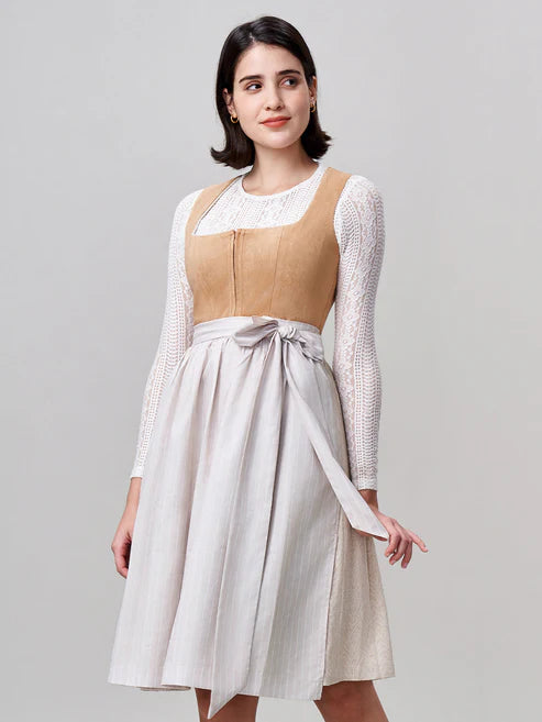 Das Dirndl "Freda in Khaki" – Ein stilvolles Kleidungsstück für jede Gelegenheit