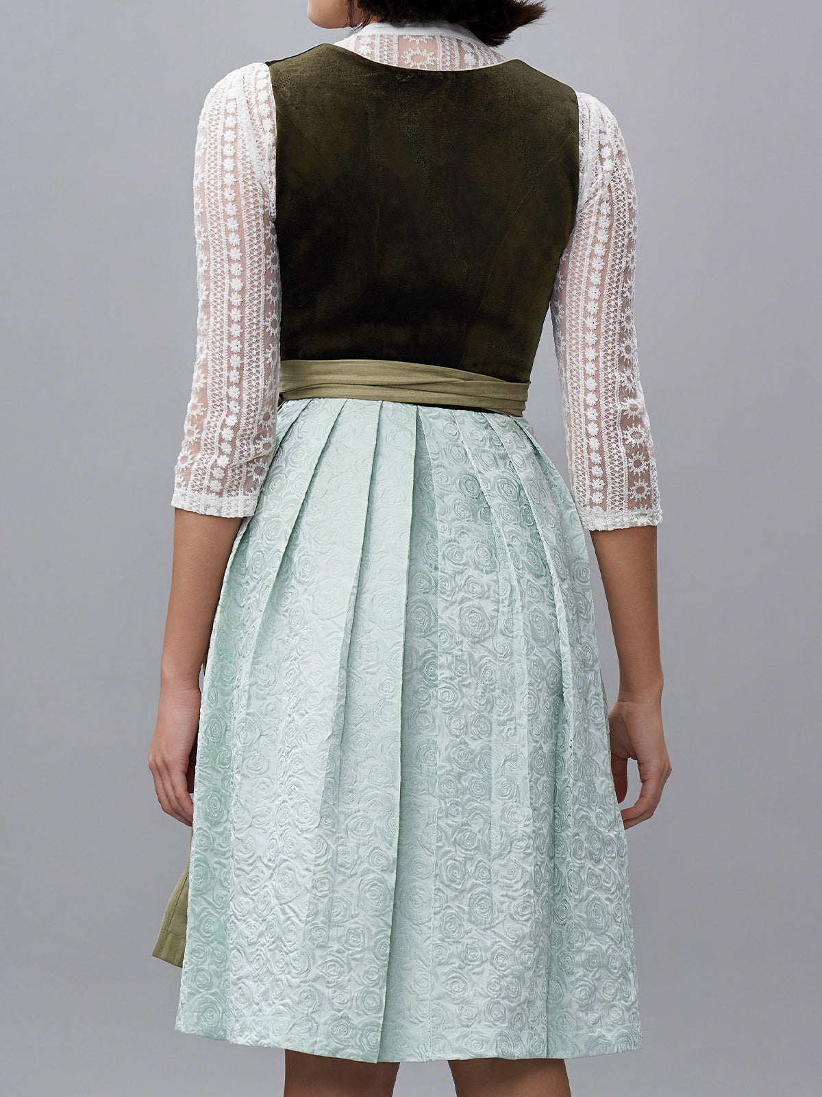 Die Magie der Stoffe: Eine tiefgehende Analyse und Ankaufsführung für das perfekte Dirndl grün