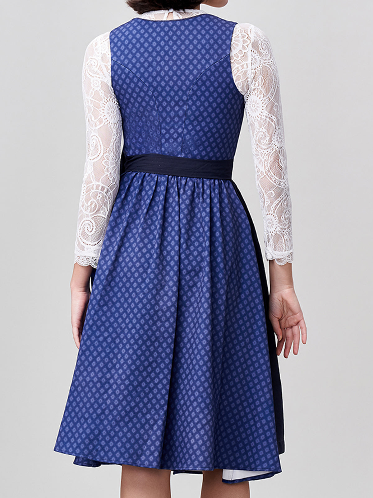 Vom Kittel zur Catwalk: Die Dirndl-Evolution als kultureller Code