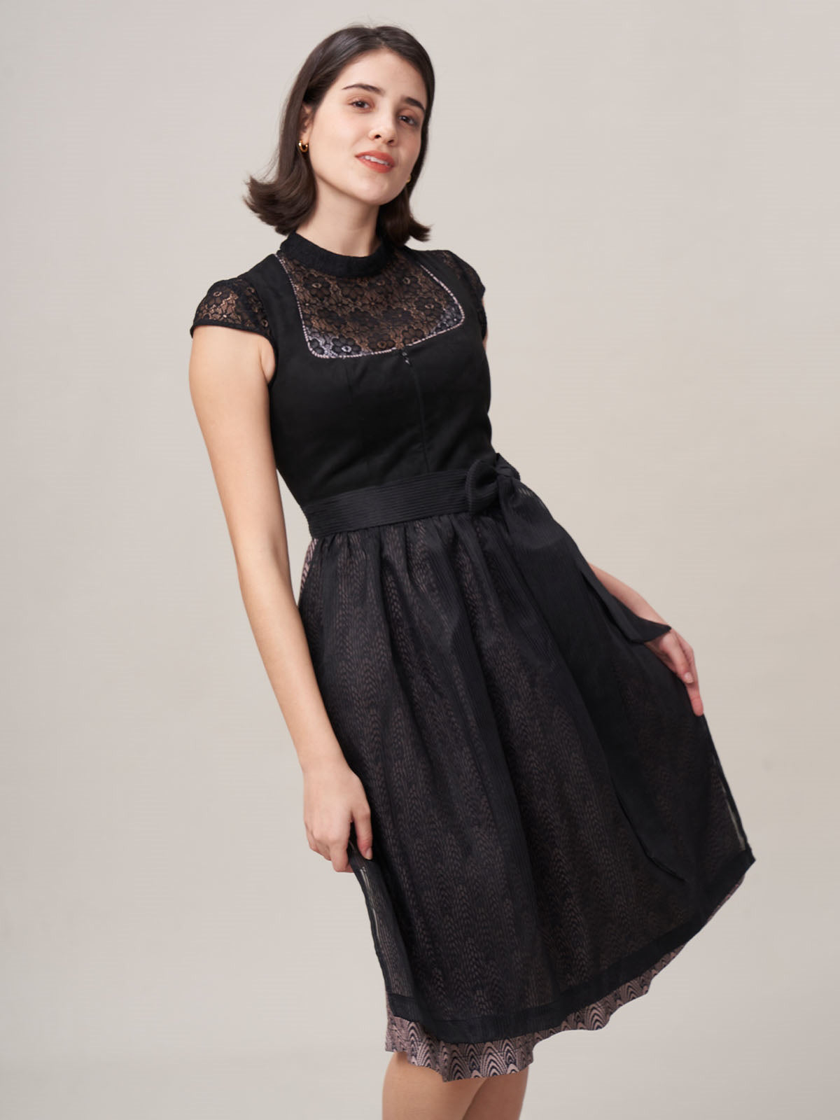 Die Anmutung von Bänderrock, Dirndl Schwarze und Dirndl 70 cm: Ein Einblick in die Modeerscheinung