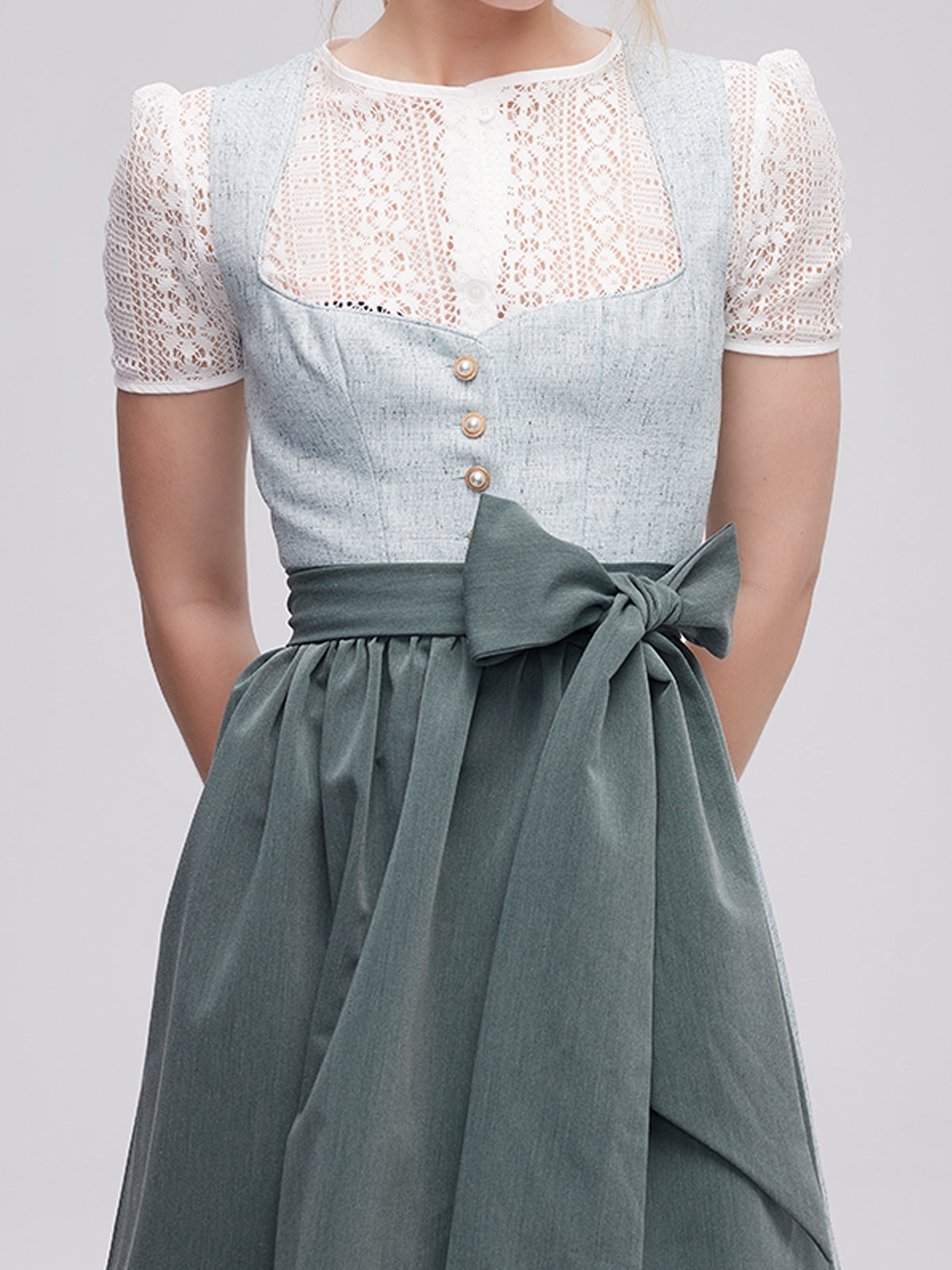 Dirndl Trends 2025: Die Zukunft der traditionellen Tracht in neuem Glanz