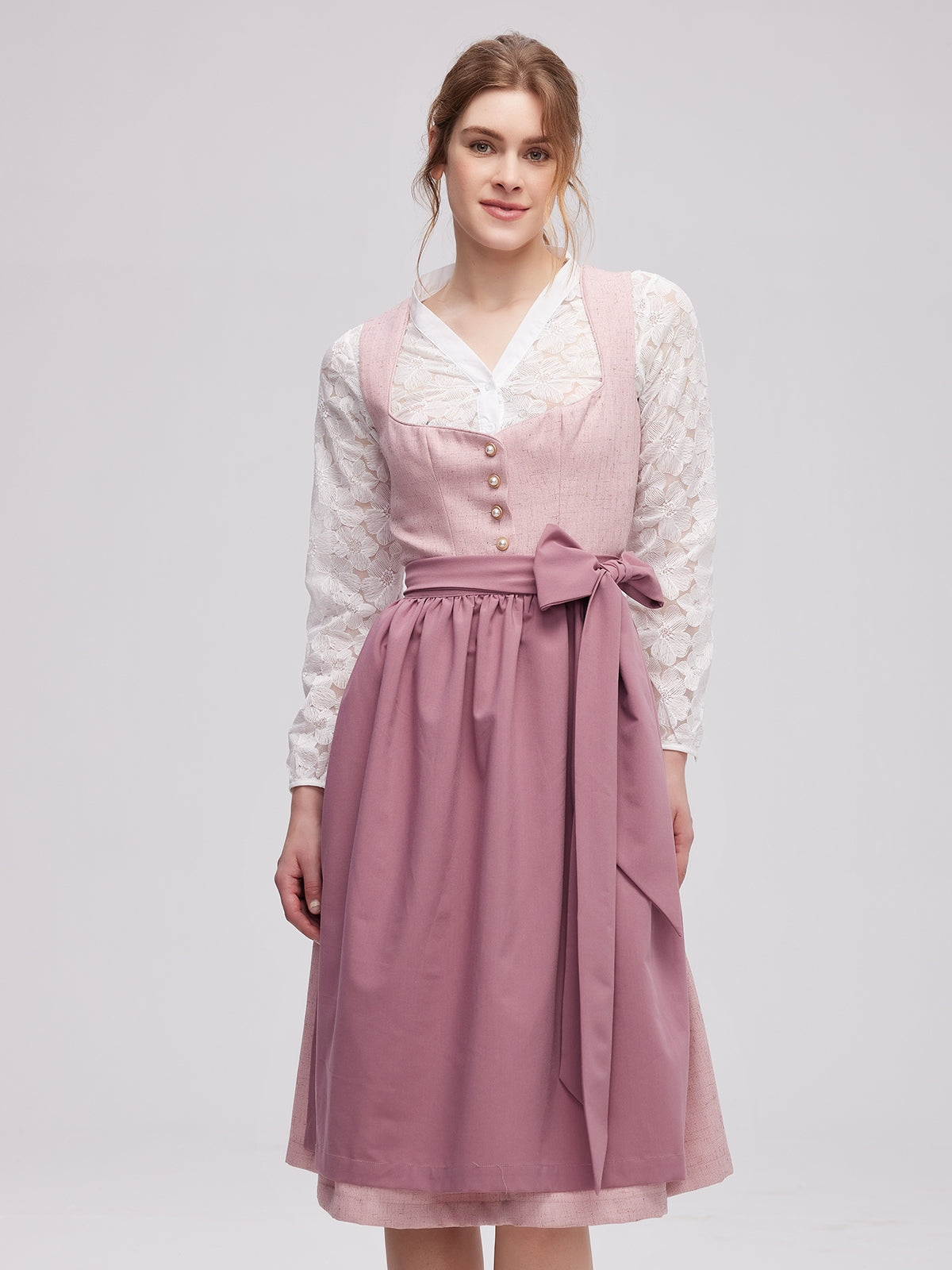 Zauberhaft & Zimmermann: Ihr stilvoller Guide zum bezahlbaren Traumdirndl in Rosa und Grün