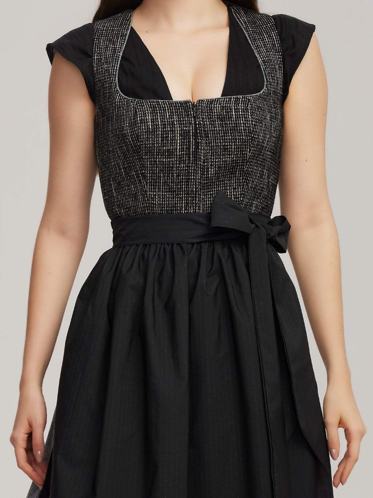 Moderne Dirndl-Kleider: Der Zusammenstoß von Tradition und Mode