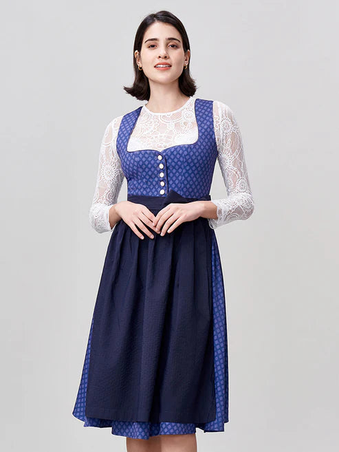 Das zauberhafte blaue Dirndl: Ein Blick in die Welt der Tradition und Eleganz