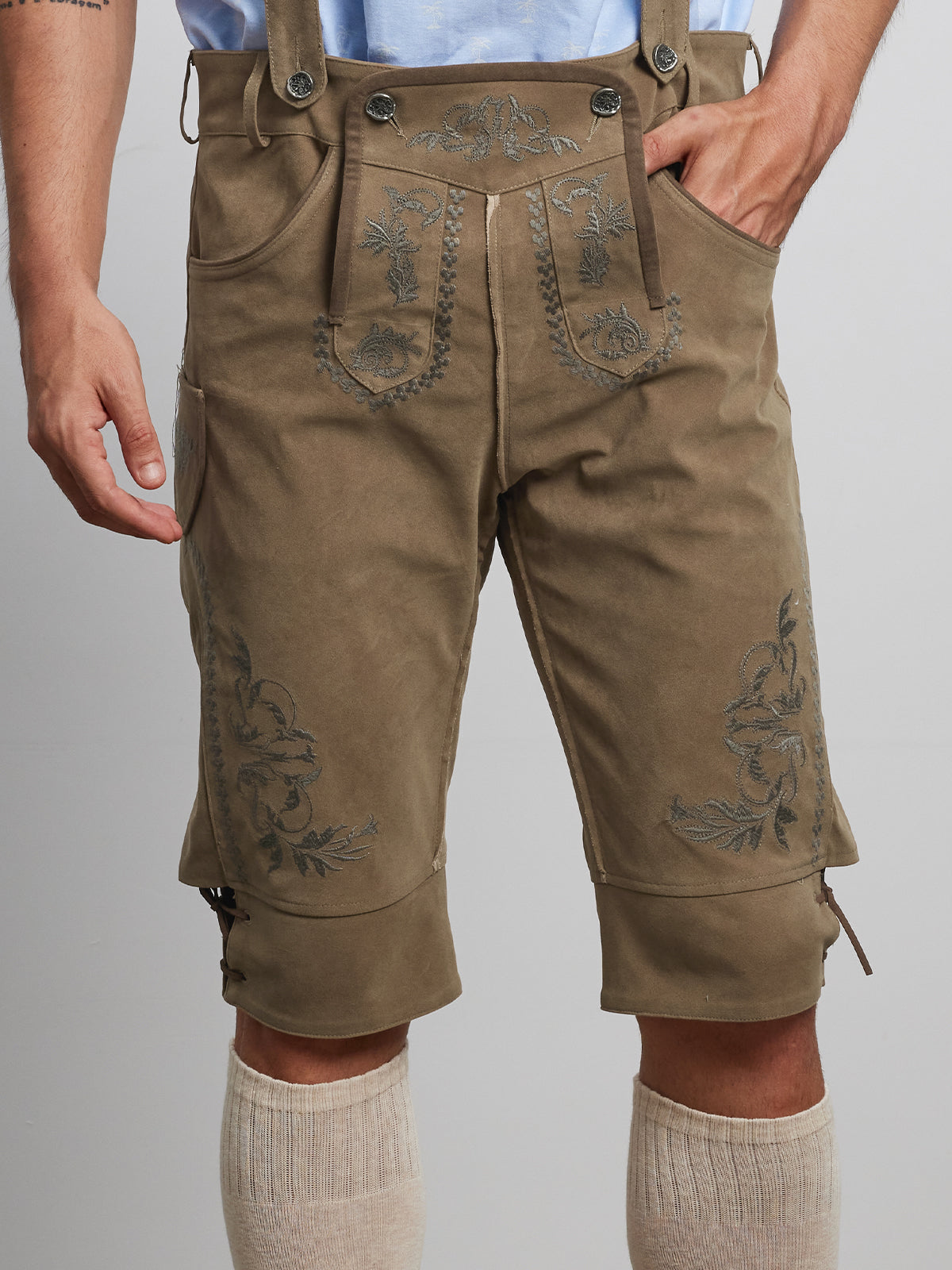 LEDERHOSE NORMAN IN DUNKELSAND