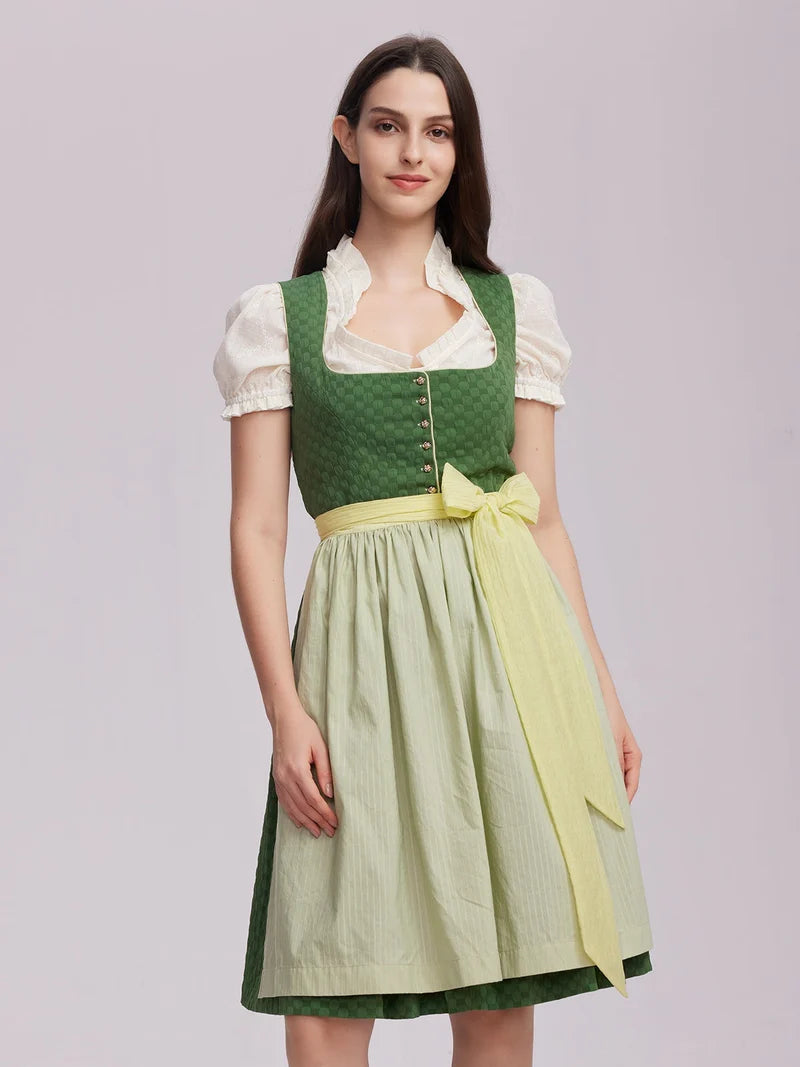 Dirndl: Vielfalt der Farben und kulturelle Tiefe