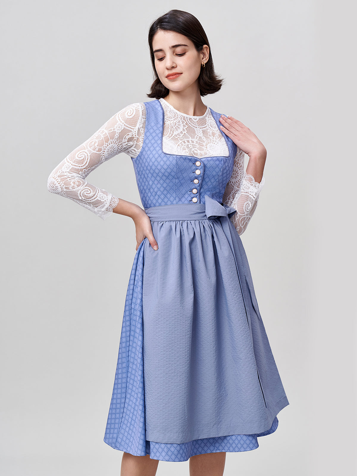 Blaue Träume für kleines Budget: Ihr Guide zum perfekten Dirndl