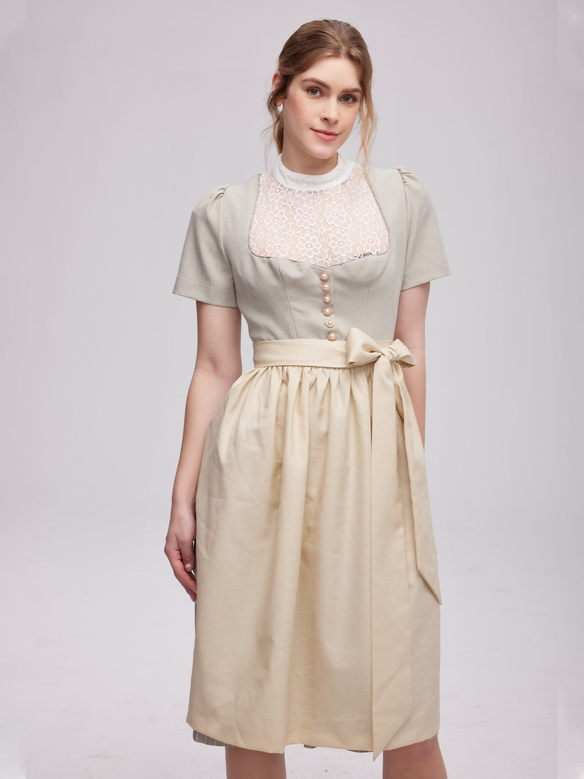 Sandstein und Seide: Die diskrete Eleganz des beigen CocoVero Dirndl