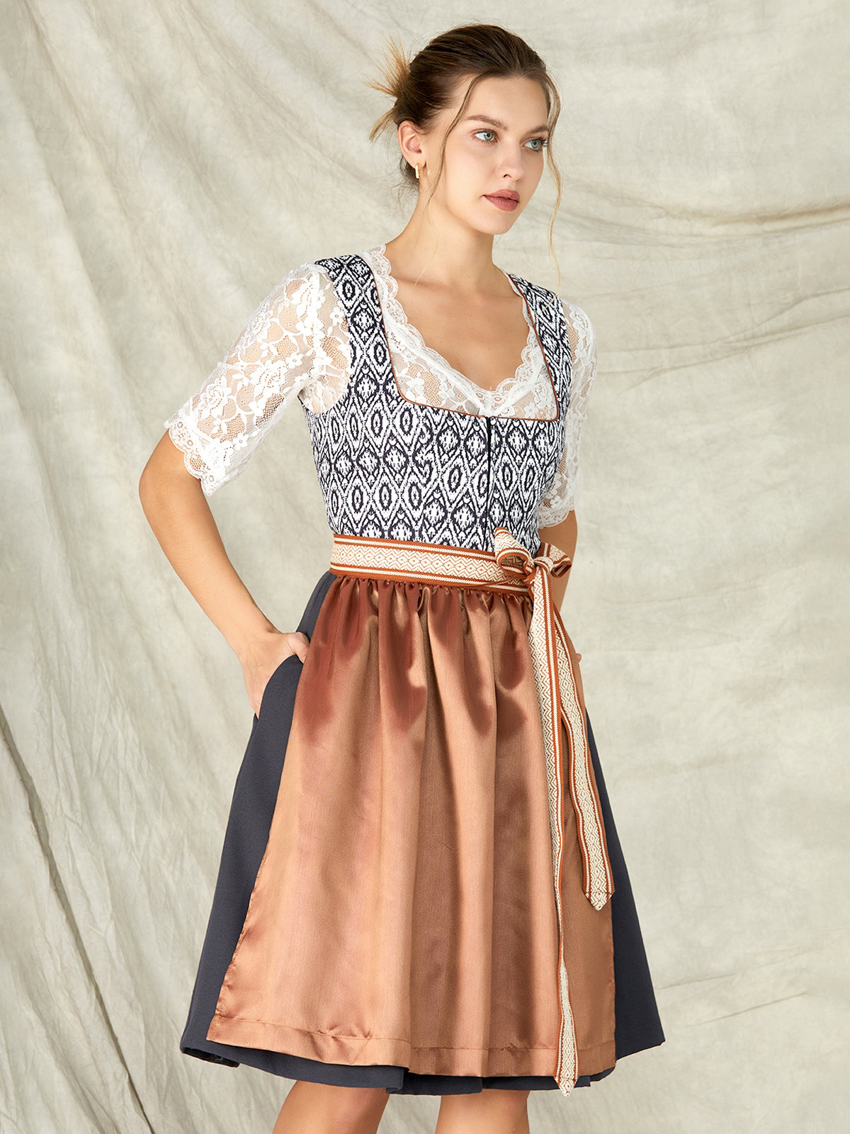 DIRNDL - LEVINA