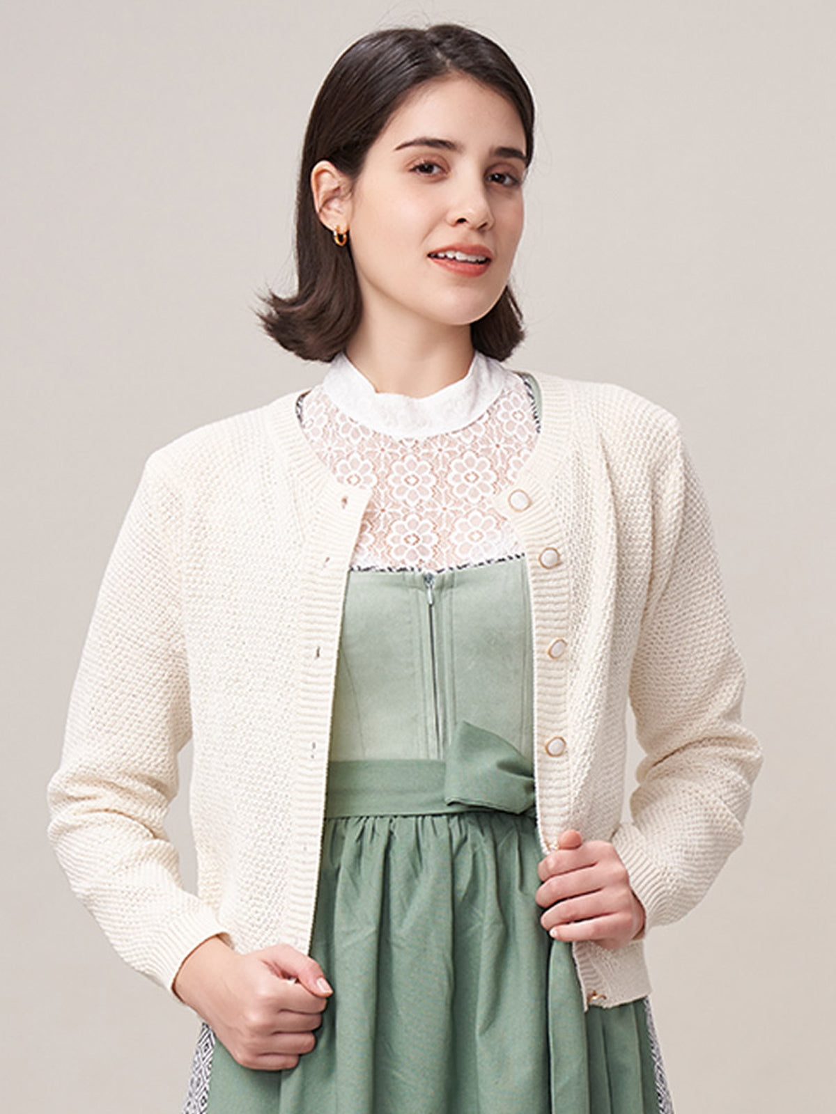 STRICKJACKE - AMALIA IN WEISS